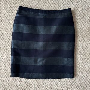 Tommy Hilfiger  navy  and blue metallic  Striped Skirt size  4 like new